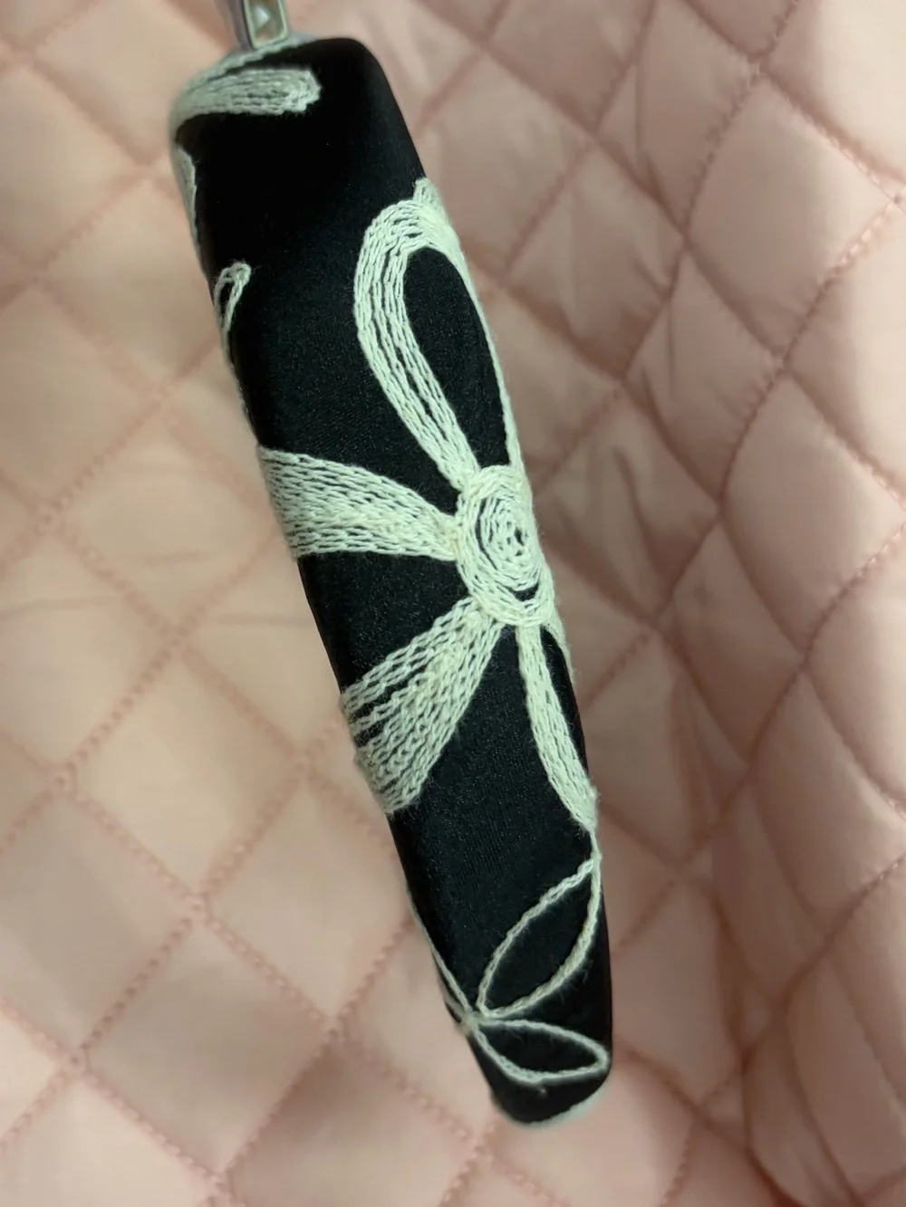 NWT ⚜️🖤⚜️ Piper K Black Headband with floral Embroidery